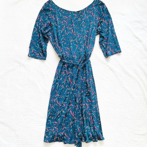 Leota Dresses & Skirts - LEOTA SCOOP NECK DRESS WITH WAIST TIE SIZE 18-20 NWT